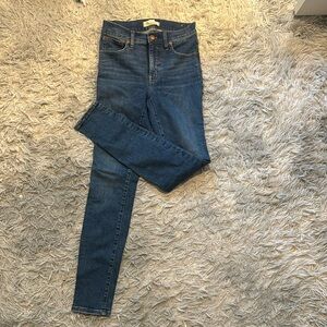 Madewell medium rinse mid-rise skinny jean. Size 25. Stretchy and comfortable.